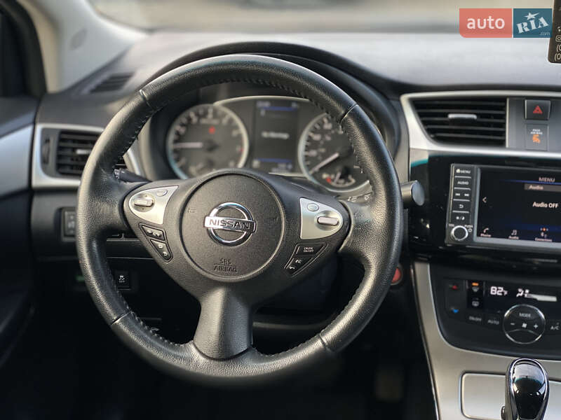 Седан Nissan Sentra 2019 в Луцке