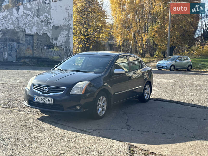 Седан Nissan Sentra 2010 в Киеве фото Седан Nissan Sentra 2010 в Киеве