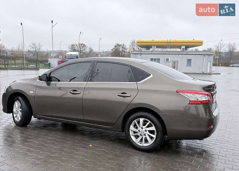 Седан Nissan Sentra 2015 в Луцке