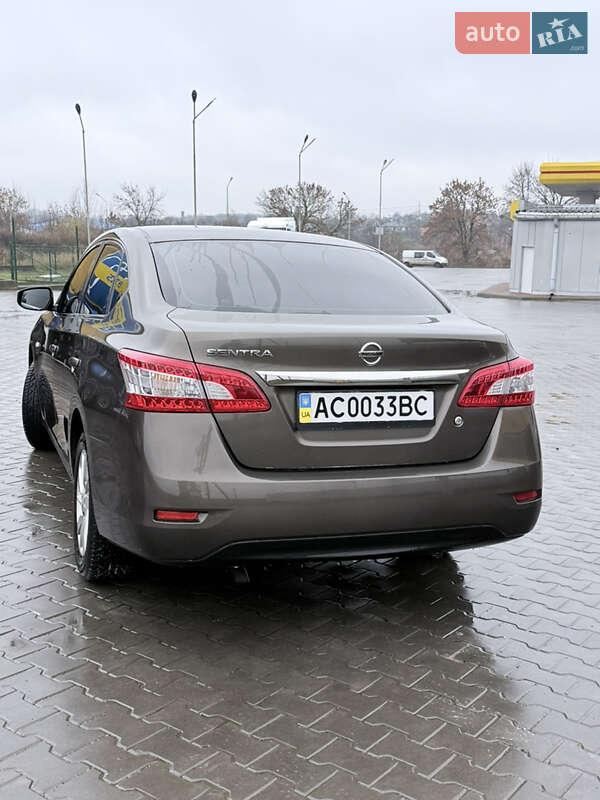 Седан Nissan Sentra 2015 в Луцке