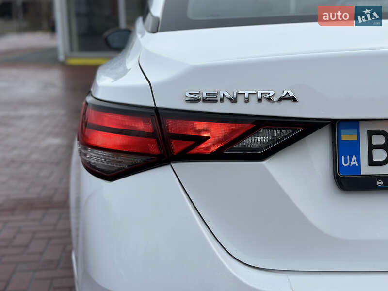 Седан Nissan Sentra 2020 в Ровно