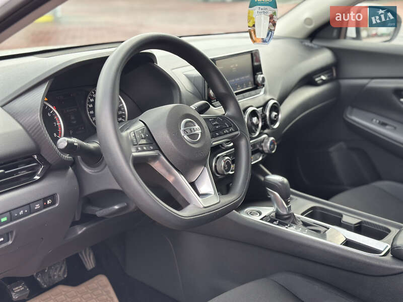 Седан Nissan Sentra 2020 в Ровно