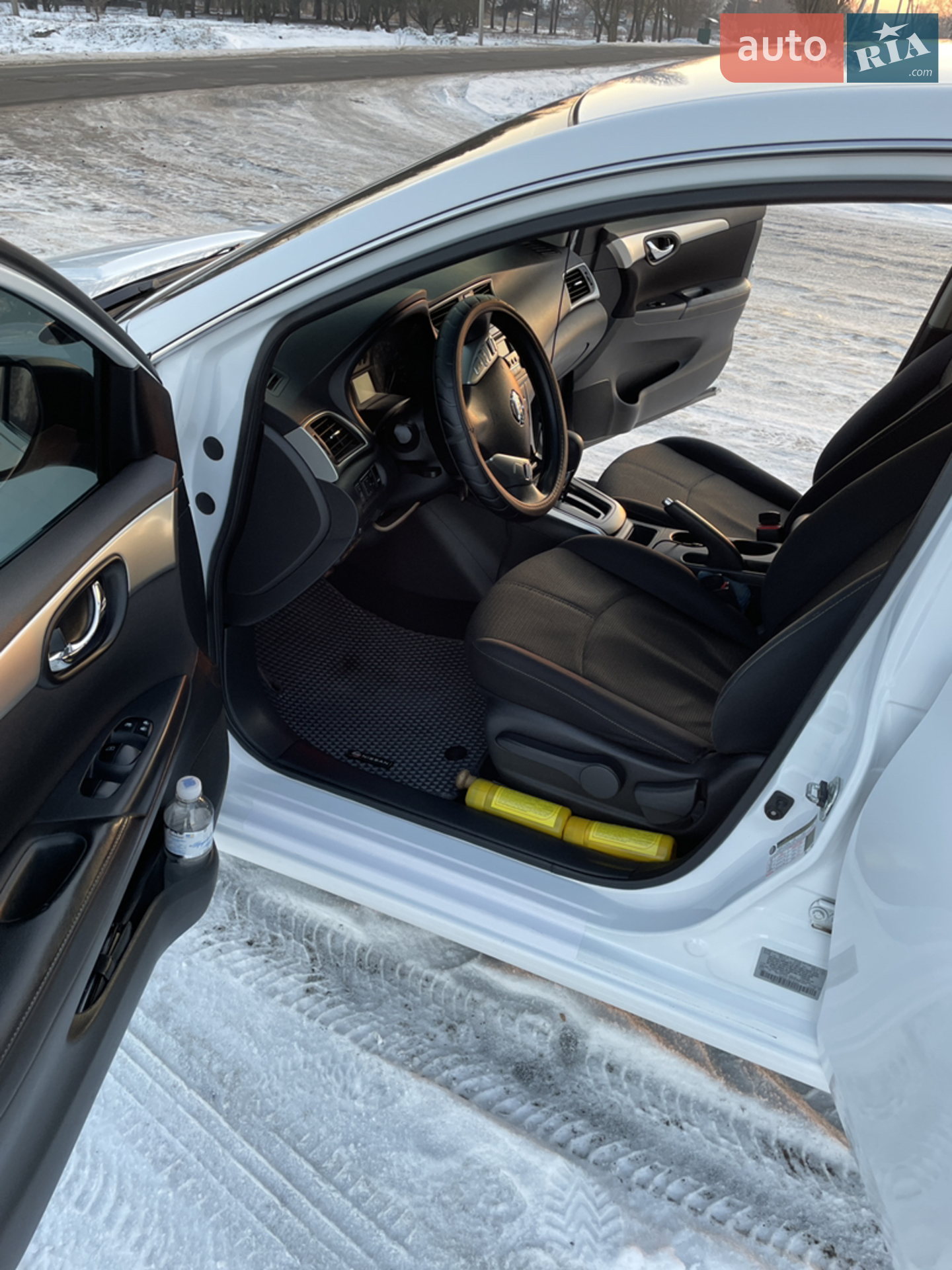 2017 Nissan Sentra - мініатюра 3