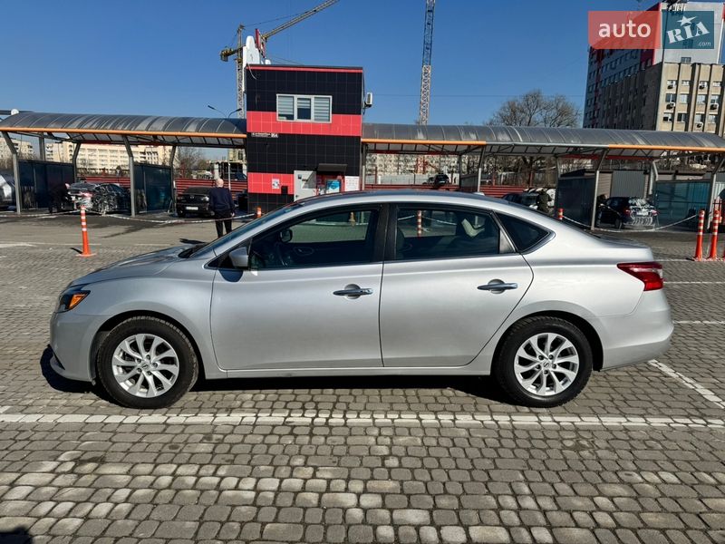 Седан Nissan Sentra 2019 в Львове