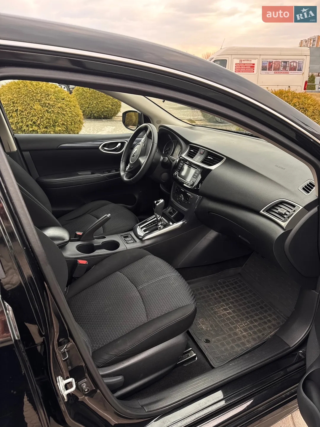 2018 Nissan Sentra - мініатюра 17