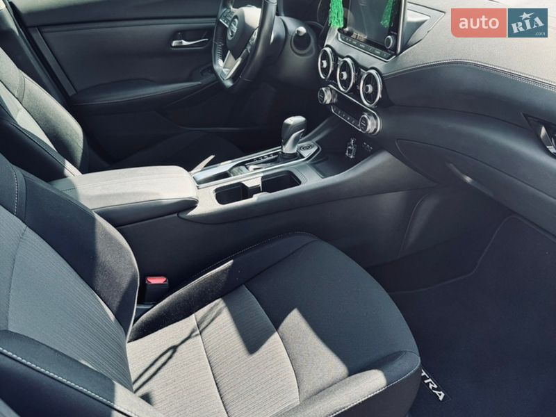 Седан Nissan Sentra 2020 в Кременчуге