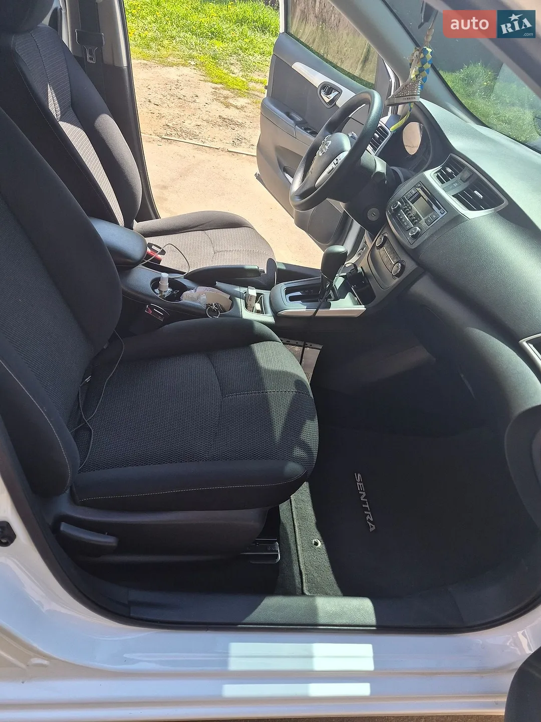 2017 Nissan Sentra - мініатюра 2