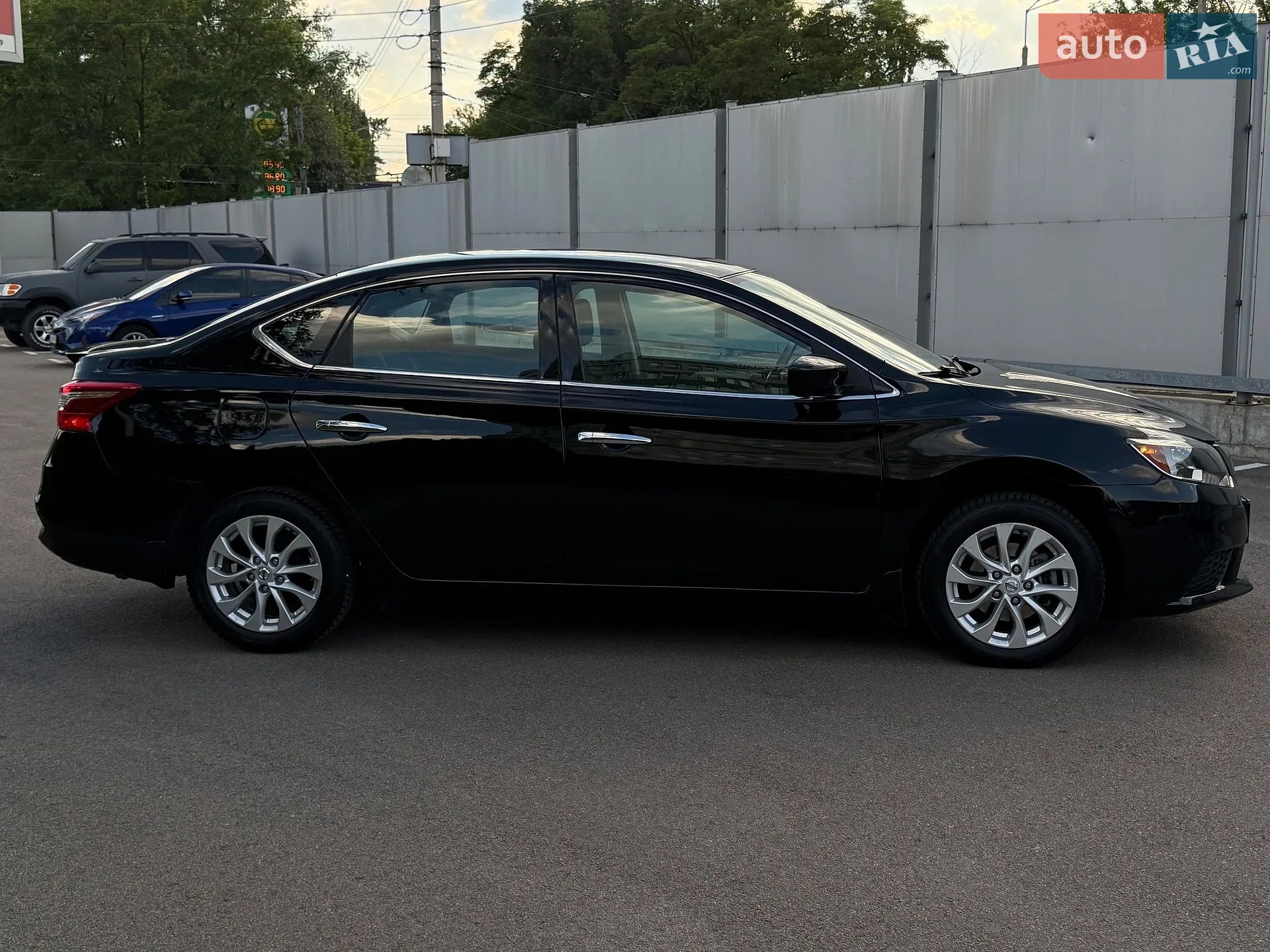 2017 Nissan Sentra - мініатюра 8