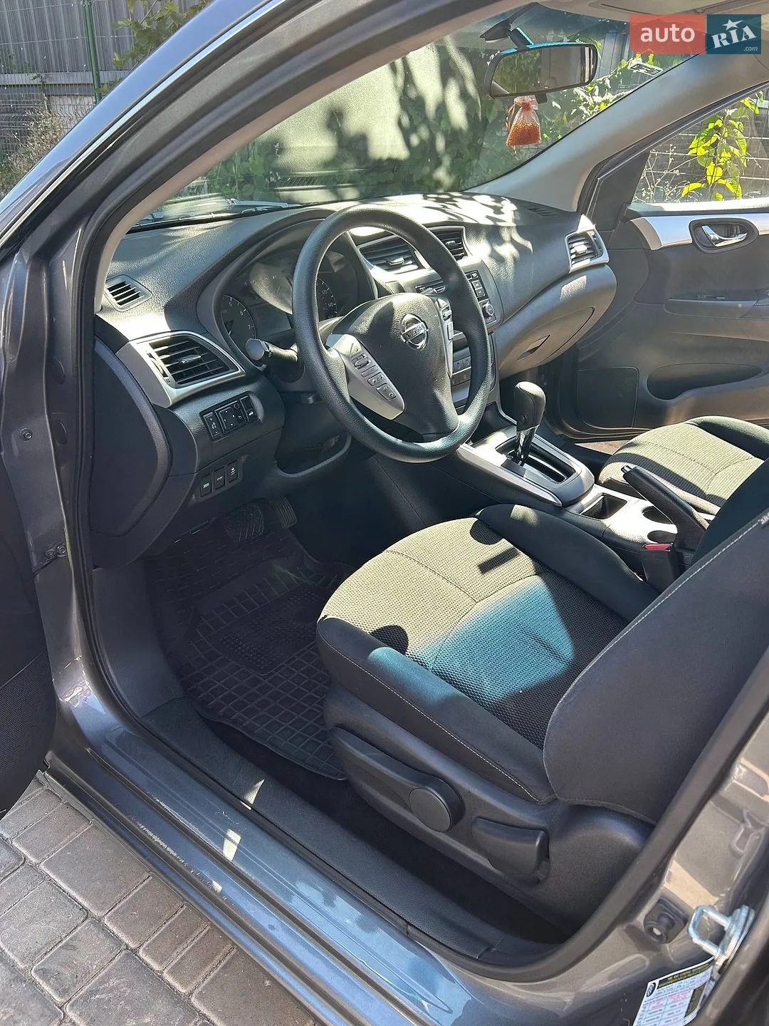 2017 Nissan Sentra - мініатюра 3