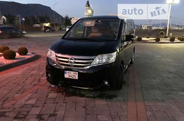 Nissan Serena 2012