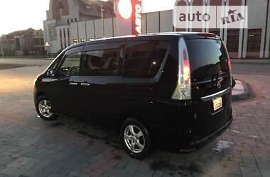 Минивэн Nissan Serena 2012 в 