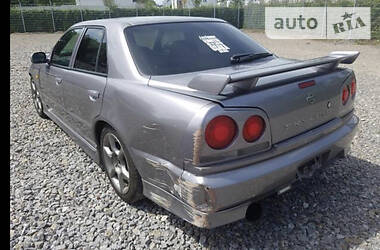 Седан Nissan Skyline 1999 в Дубно