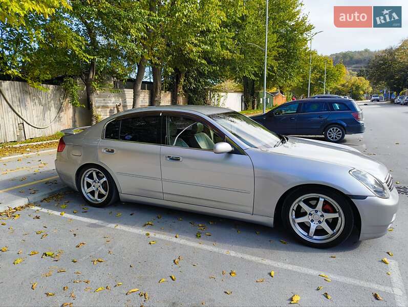 Седан Nissan Skyline 2001 в Одессе