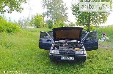 Седан Nissan Sunny 1992 в 