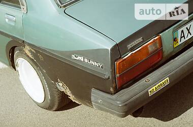 Седан Nissan Sunny 1980 в 