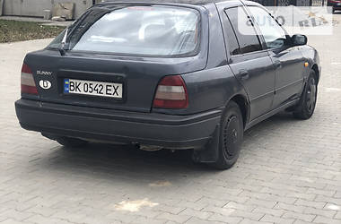 Хэтчбек Nissan Sunny 1994 в Дубно