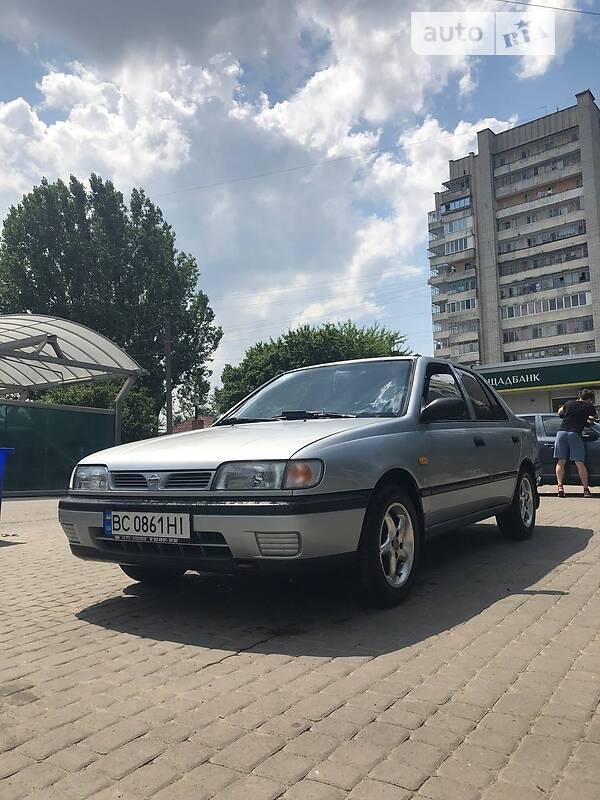 Седан Nissan Sunny 1994 в Львові