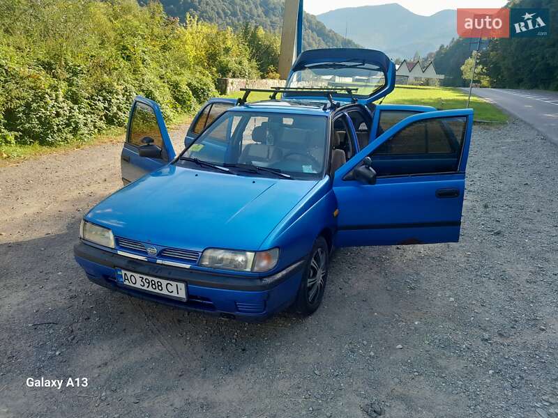 Седан Nissan Sunny 1995 в Рахове