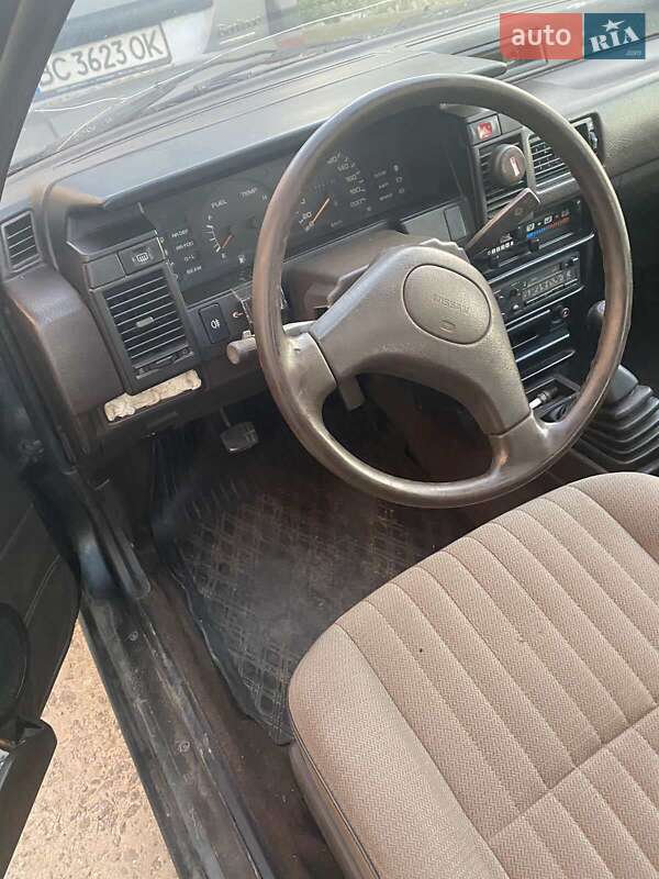 Седан Nissan Sunny 1989 в Шепетівці