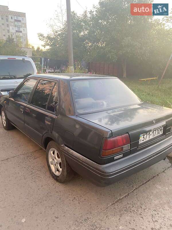 Седан Nissan Sunny 1989 в Шепетівці