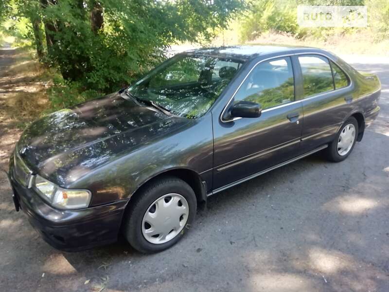 Седан Nissan Sunny 1999 в Каменском