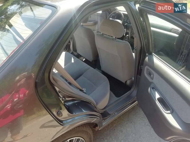 Седан Nissan Sunny 1999 в Каменском