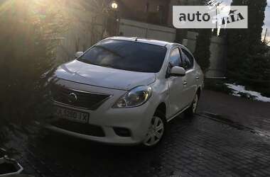 Nissan Sunny 2012