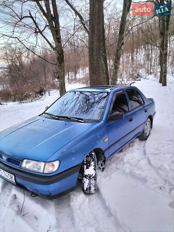 Седан Nissan Sunny 1995 в Чечельнике