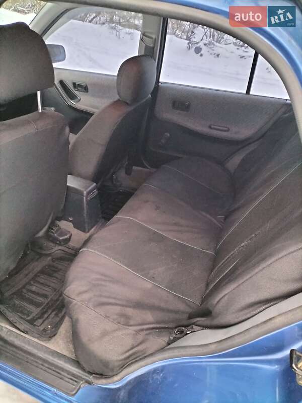 Седан Nissan Sunny 1995 в Чечельнике