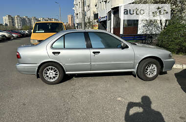 Седан Nissan Sunny 1998 в Киеве