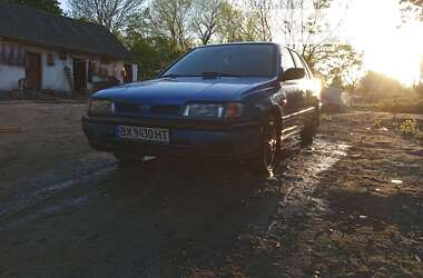 Седан Nissan Sunny 1995 в Волочиске
