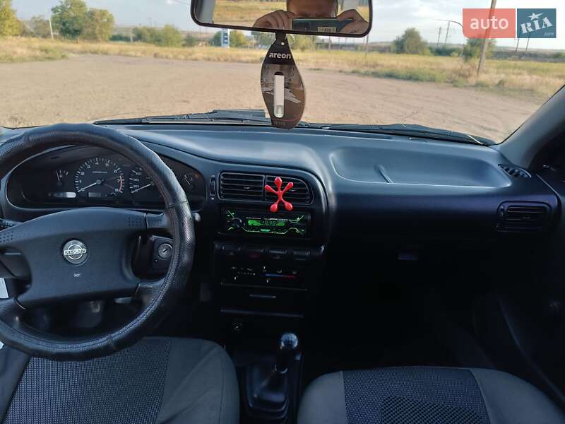 Седан Nissan Sunny 1991 в Вознесенске