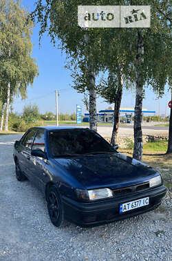 Седан Nissan Sunny 1992 в Верховине