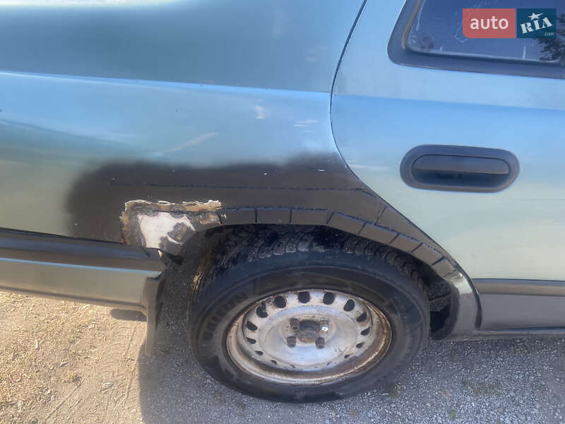 Седан Nissan Sunny 1994 в Житомире фото 5 Седан Nissan Sunny 1994 в Житомире