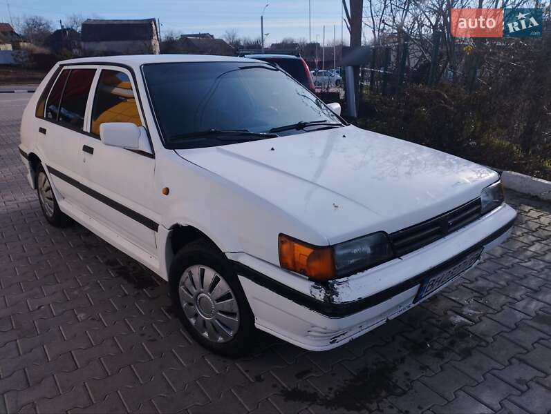 Nissan Sunny 1989