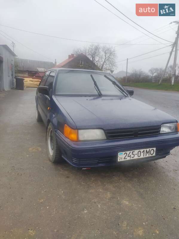 Хетчбек Nissan Sunny 1989 в Чернівцях