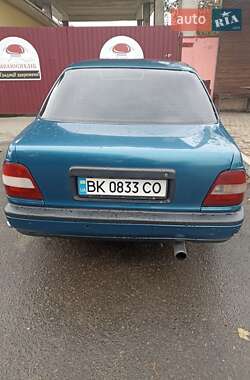 Седан Nissan Sunny 1995 в Рівному