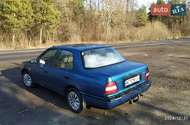 Седан Nissan Sunny 1995 в Луцьку