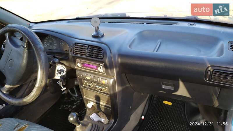 Седан Nissan Sunny 1995 в Киверцах