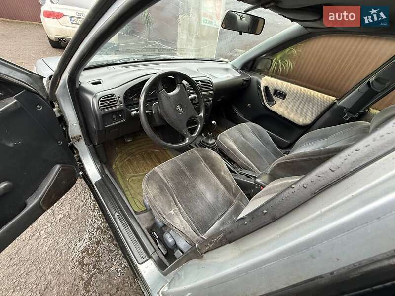 Седан Nissan Sunny 1990 в Великодолинському