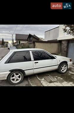 Седан Nissan Sunny 1988 в 