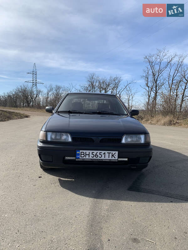 Седан Nissan Sunny 1992 в Овидиополе