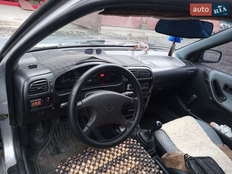 Седан Nissan Sunny 1993 в Одессе