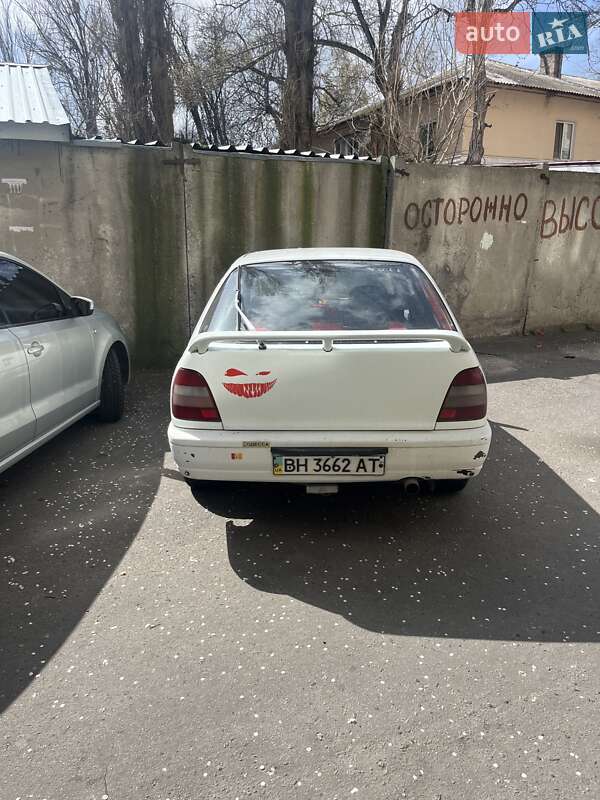 Седан Nissan Sunny 1990 в Одессе