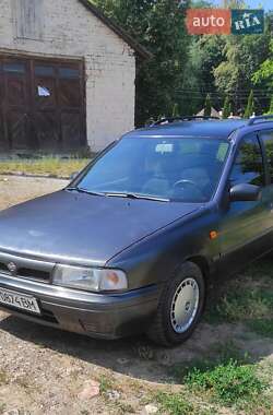 Седан Nissan Sunny 1994 в Чернівцях