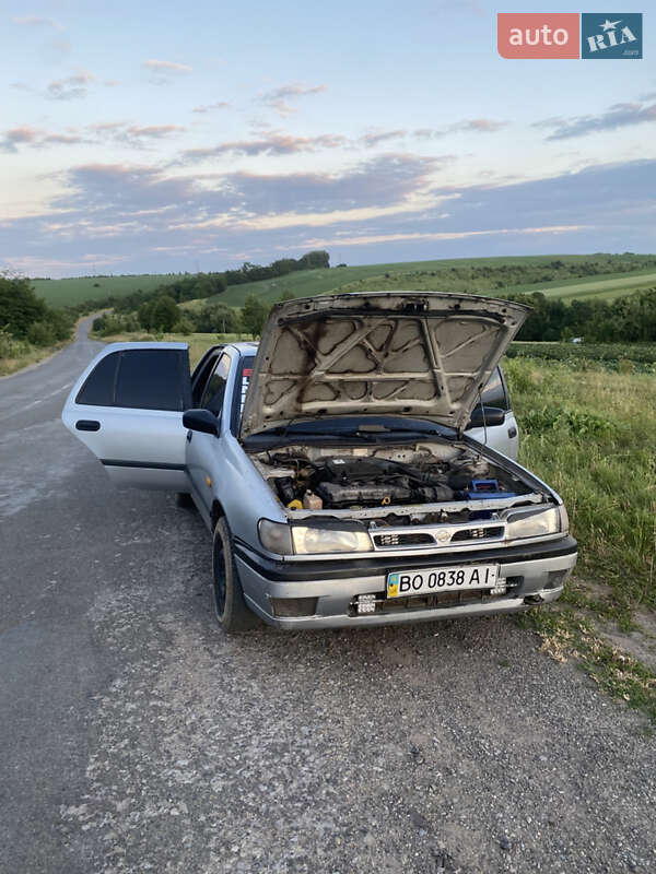 Седан Nissan Sunny 1991 в Бучачі