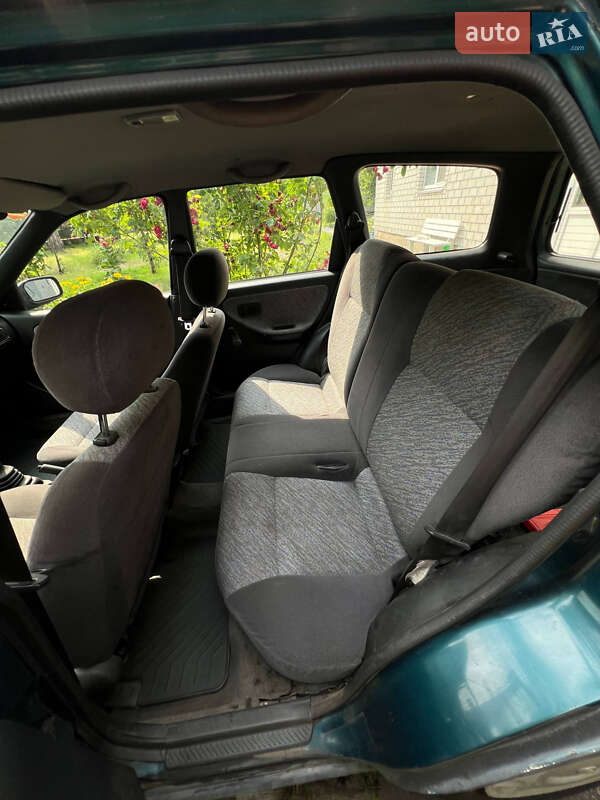 Седан Nissan Sunny 1997 в Ирпене