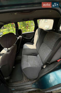 Седан Nissan Sunny 1997 в 