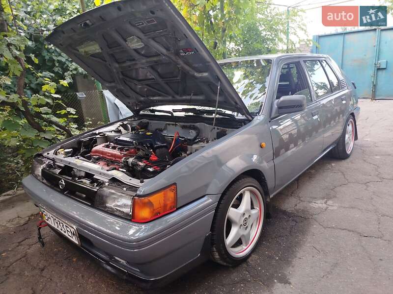 Седан Nissan Sunny 1988 в Одесі