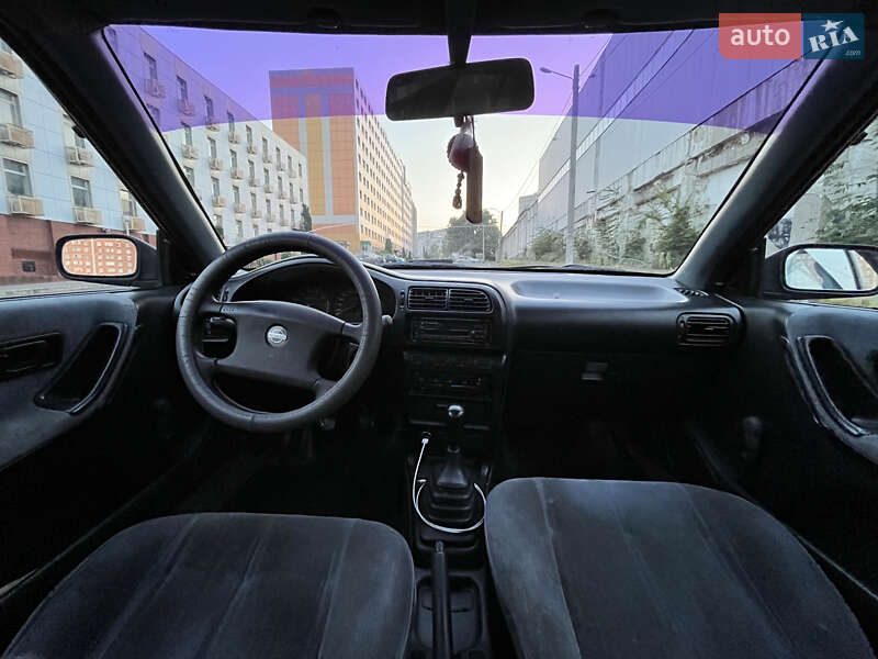 Седан Nissan Sunny 1991 в Одессе